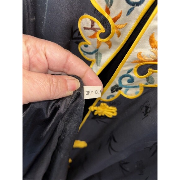 Jade Lantern Kimono Vintage Chinese Black Silk Robe Floral Embroidered L  Duster - Picture 9 of 10